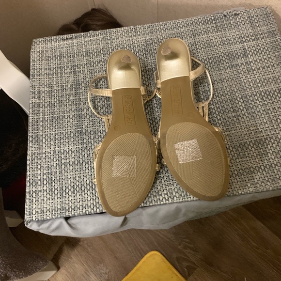 Gold high heels - Picture 2 of 6